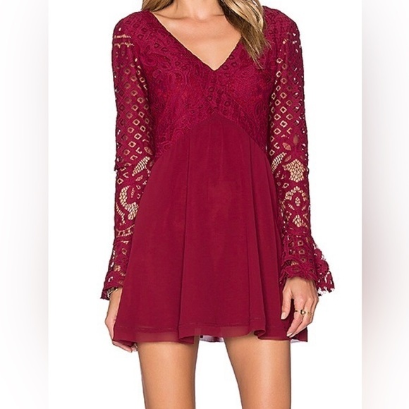 Tularosa REVOLVE Skylar Dress in Wine Lace Overlay Top Lined Flowy Bottom Sz Md - Picture 1 of 5